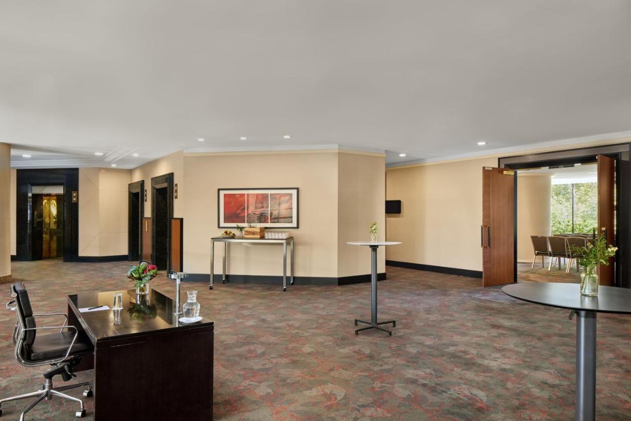 Sydney Harbour Marriott Hotel At Circular Quay Dış mekan fotoğraf The lobby of the hotel