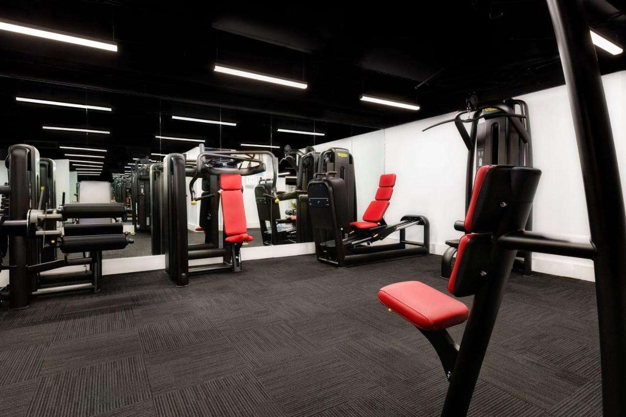 Sydney Harbour Marriott Hotel At Circular Quay Dış mekan fotoğraf The gym at The Ivy Collection