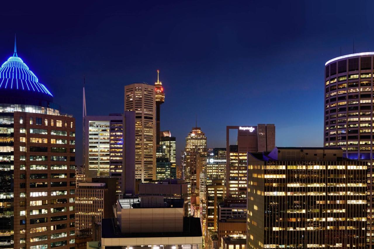 Sydney Harbour Marriott Hotel At Circular Quay Dış mekan fotoğraf Phoenix skyline at night