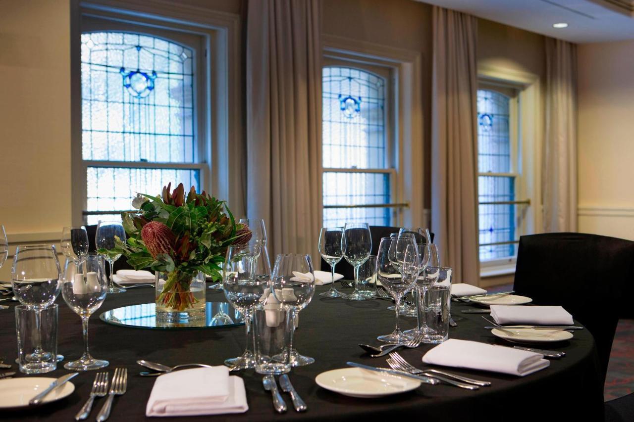 Sydney Harbour Marriott Hotel At Circular Quay Dış mekan fotoğraf The Old Museum Building